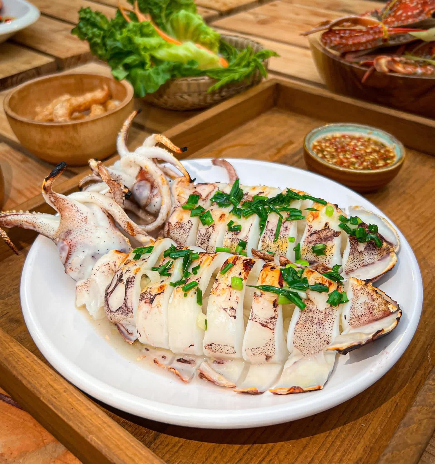 មឹកយក្សអាំង