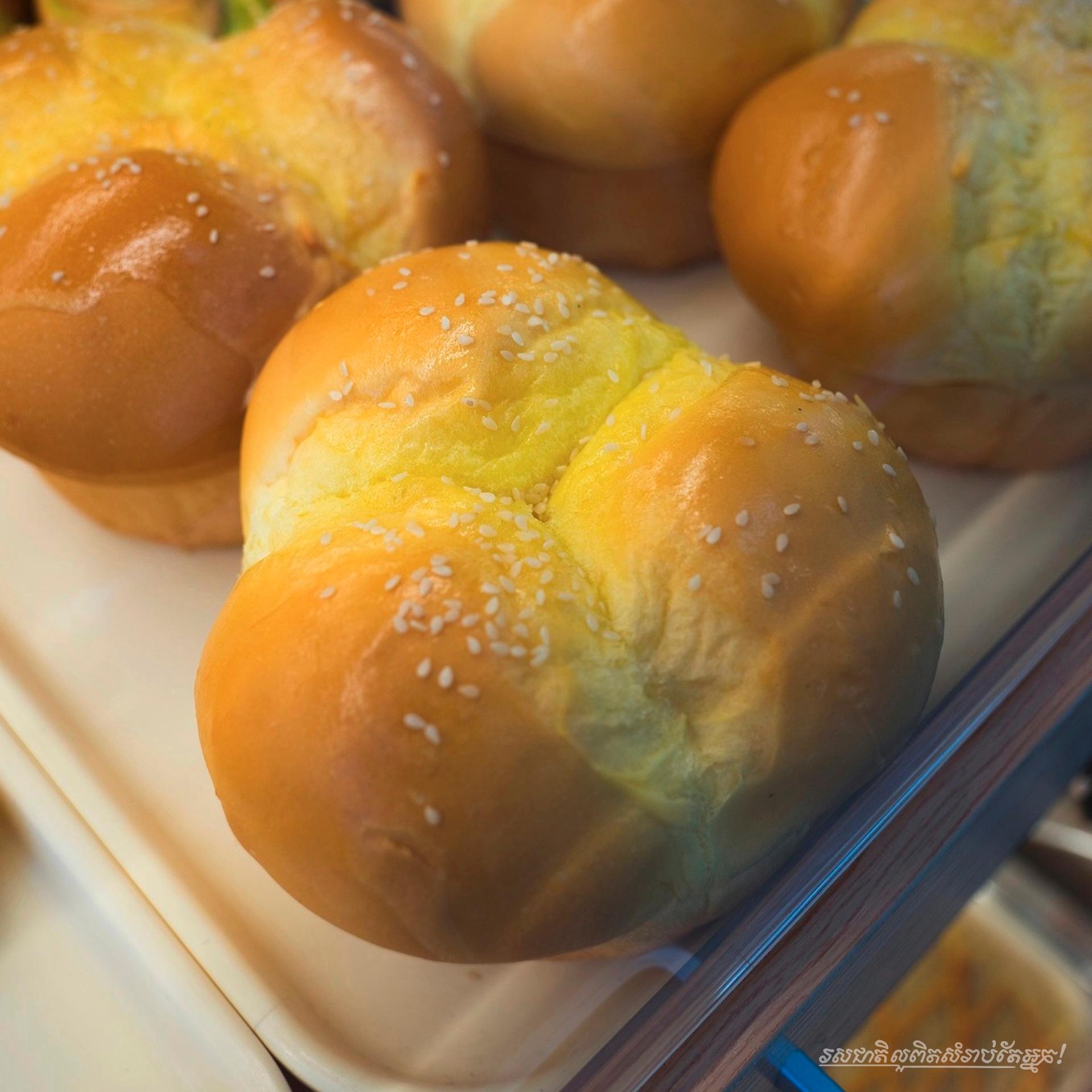 3 Pieces Bread 1pcs