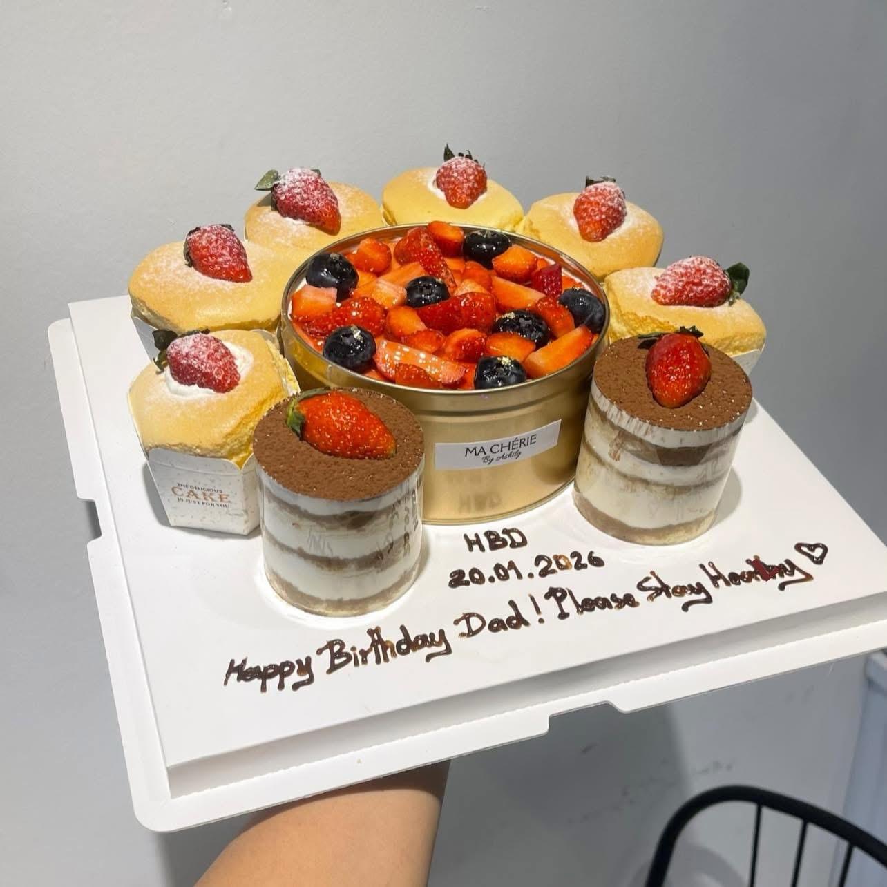 Fruit Cake Tiramisu & Hokkaido Cup Cake