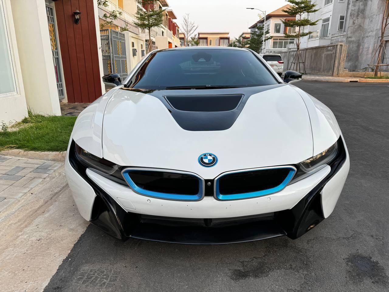 BMW i8