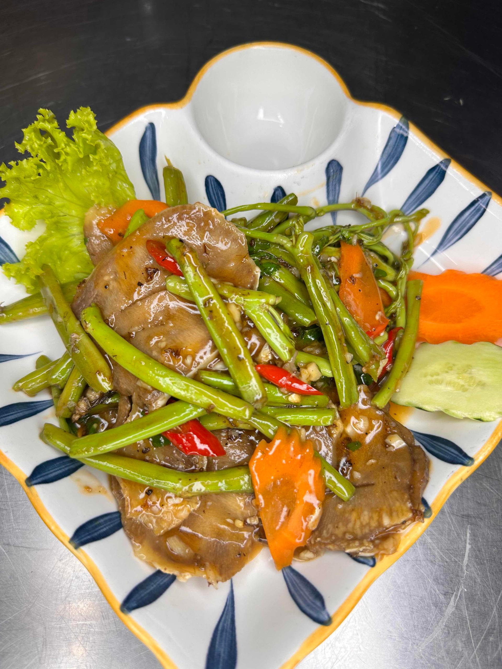 អណ្តាតគោឆា អង្ក្រងកញ្ឆែត