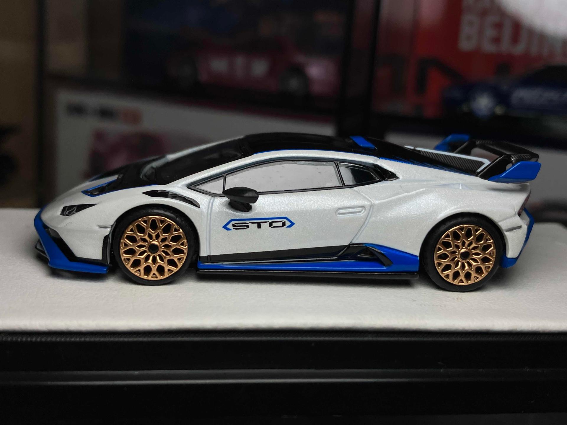 Lamborghini Huracán STO Bianco Asopo RHD Model Car