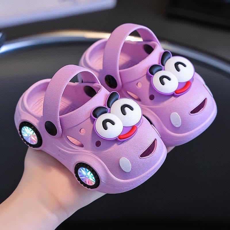 ស្បែកជើងកូនស្រី