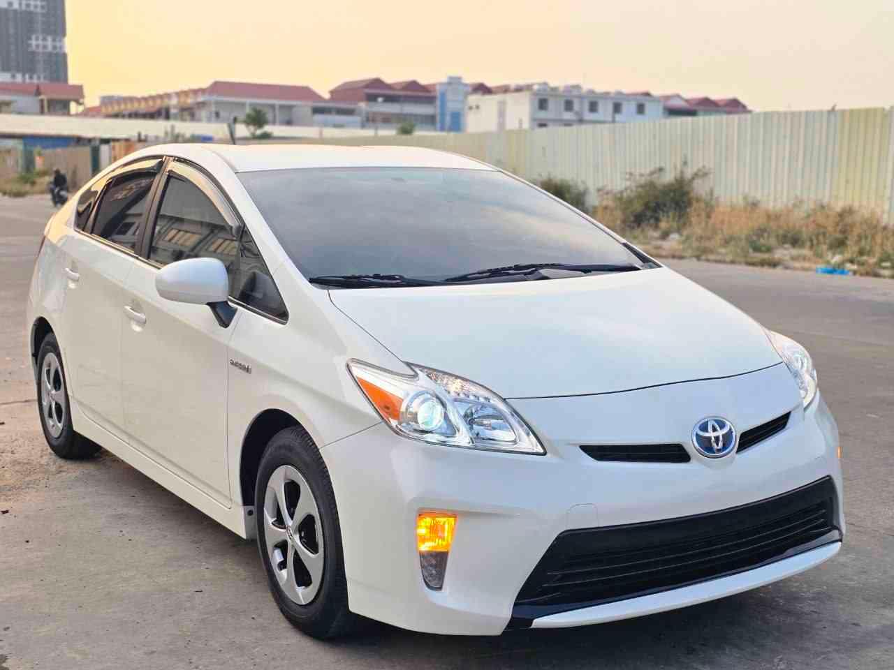 Prius 2012 OPT.2 កៅអីចុចសងខាង