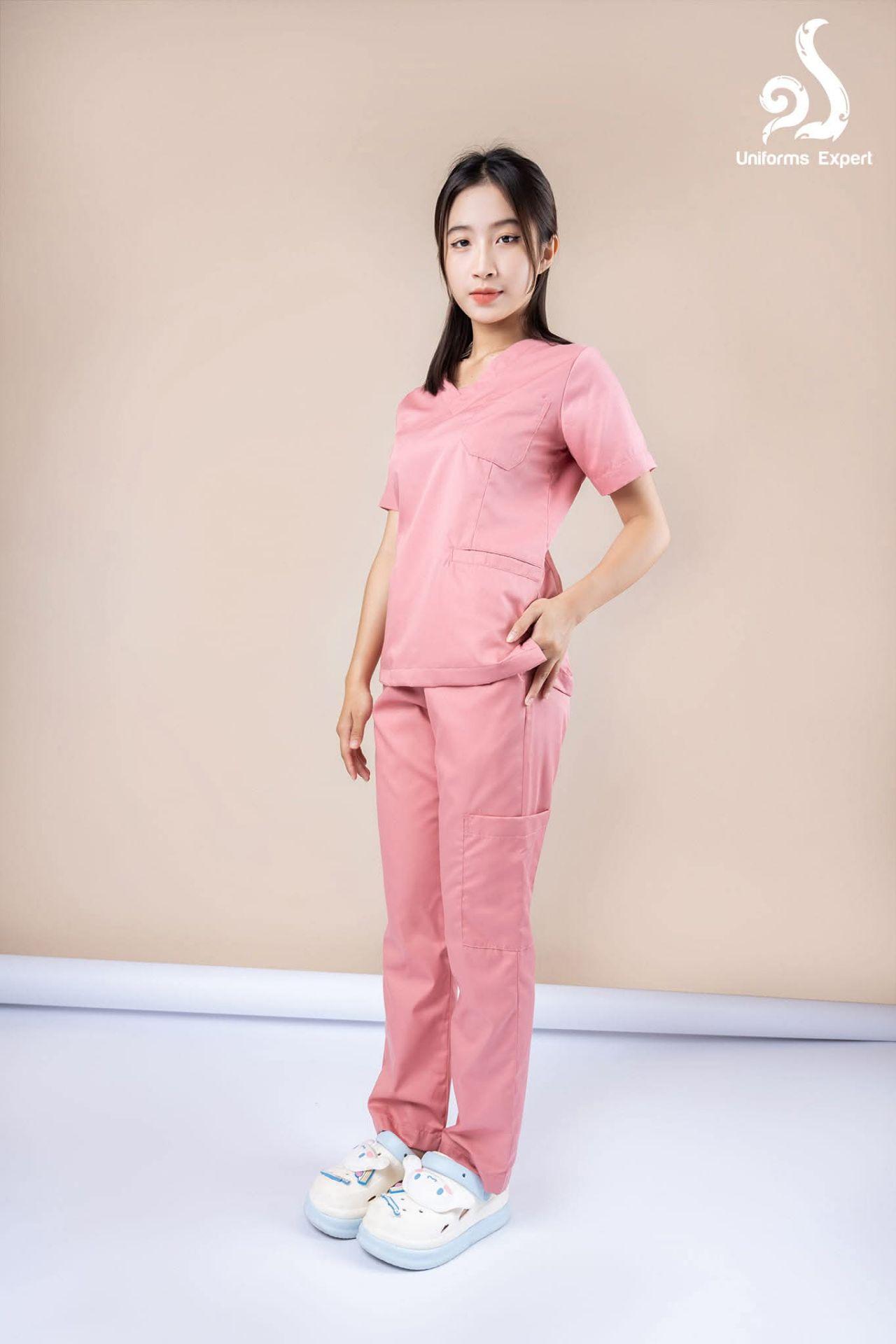 VIPឈុតនារីពណ៍ផ្កាឈូក្បឿង - CI women scrubs nude pink color
