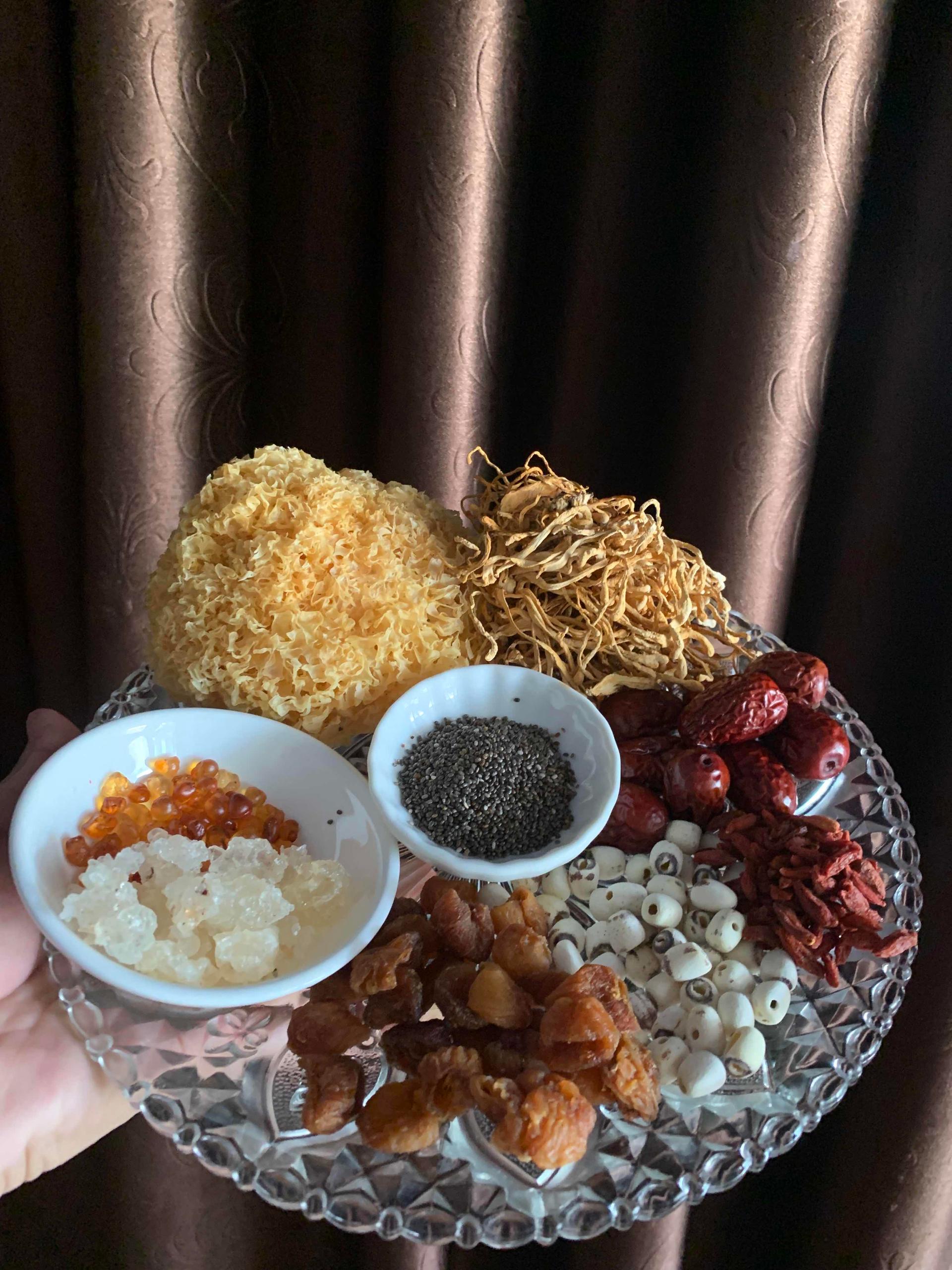ព្រិលត្រចៀកកាំ និង ទឹកមៀន