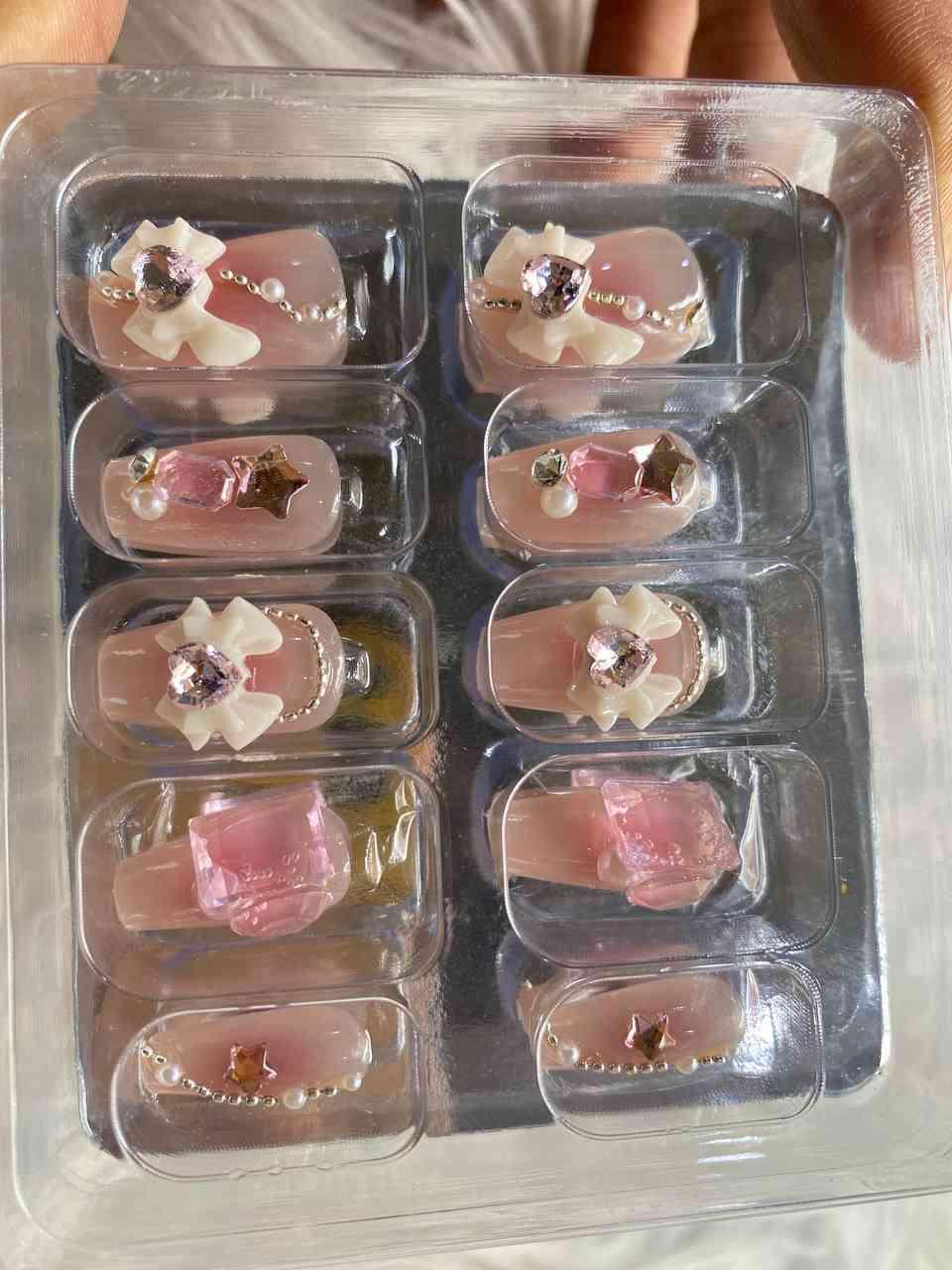 ក្រចកបិត