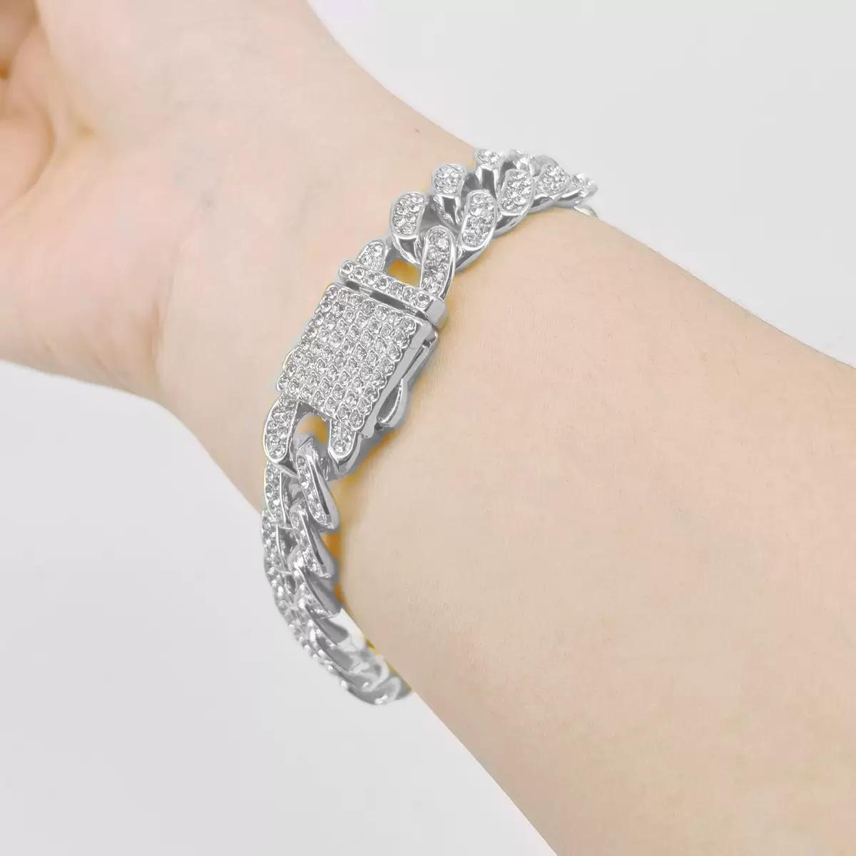 Bracelet-ខ្សែដៃ L0027