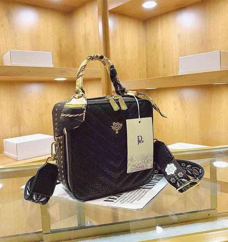 កាបូបBlinkBlink Black