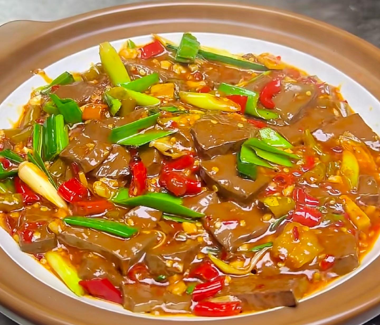 泡椒鸭血 Duck Blood with Pickled Chili Peppers