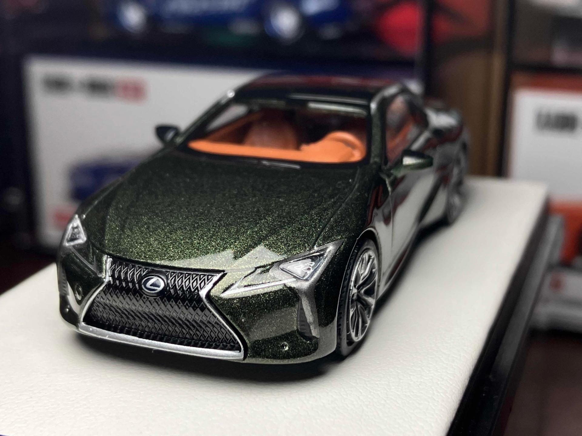 1/64 Lexus LC500h Sport (LEX1206)
