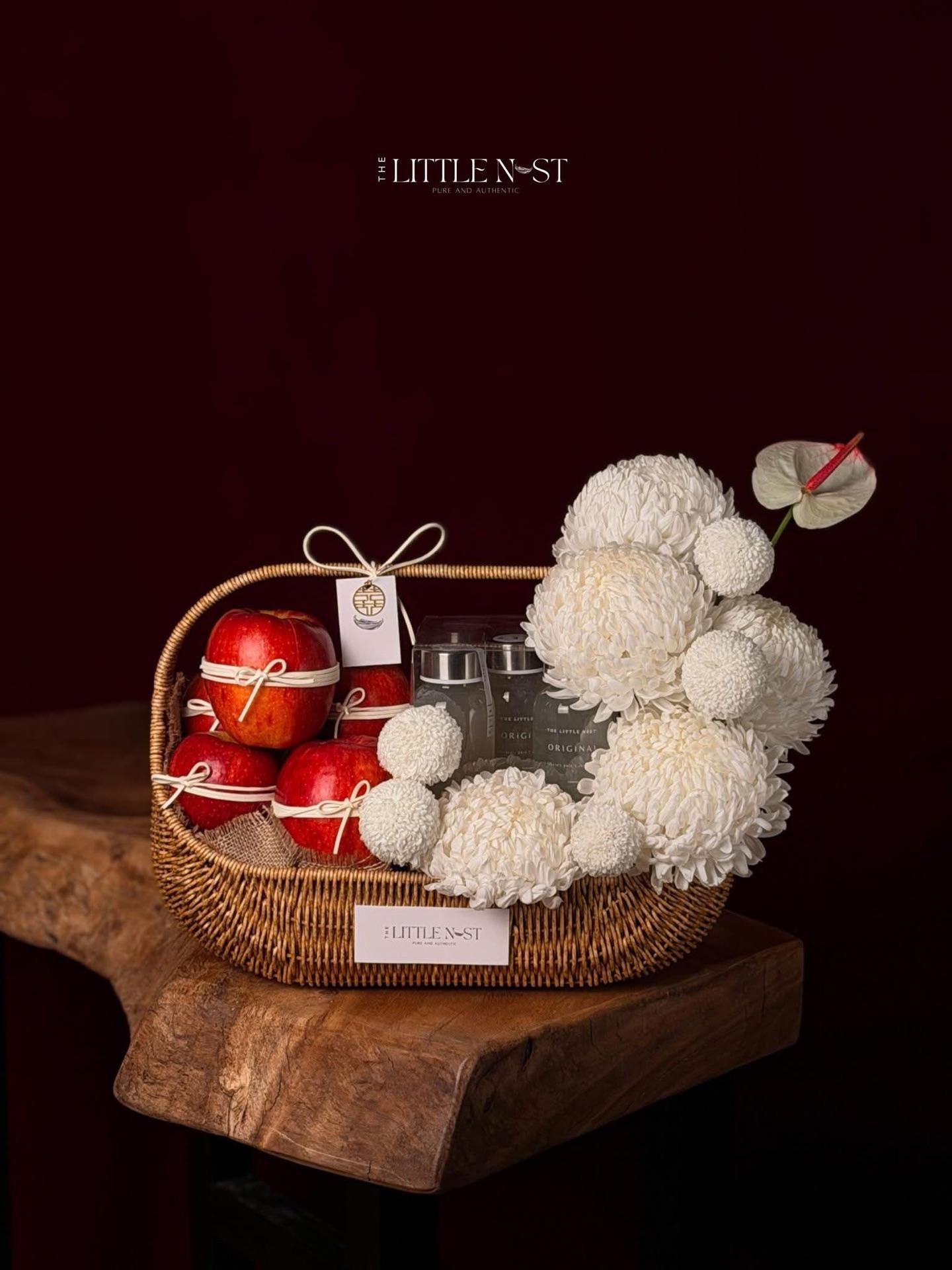 THE WHITE BLESSING NEST
