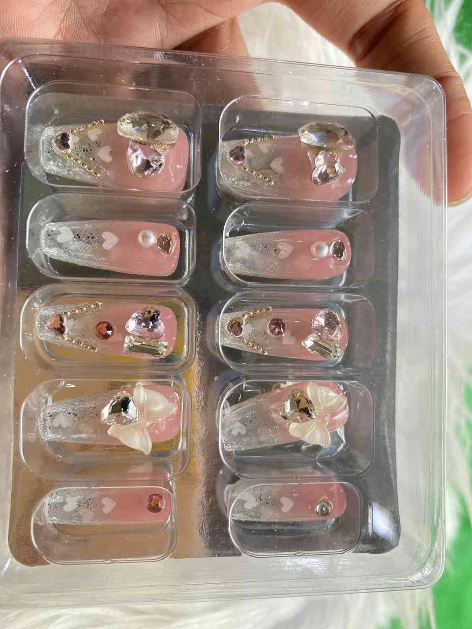 ក្រចកបិត