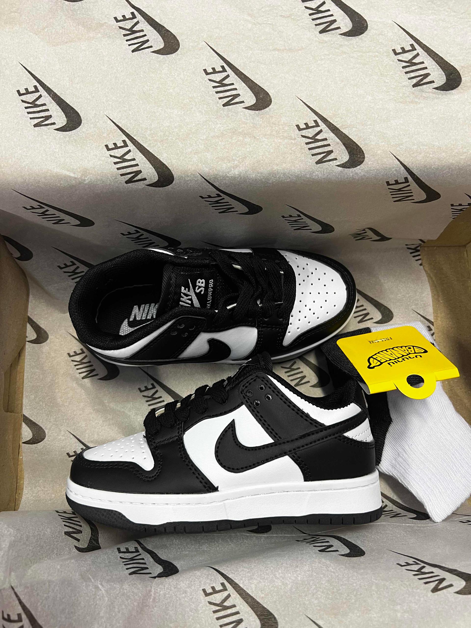 NIKE SB Panda