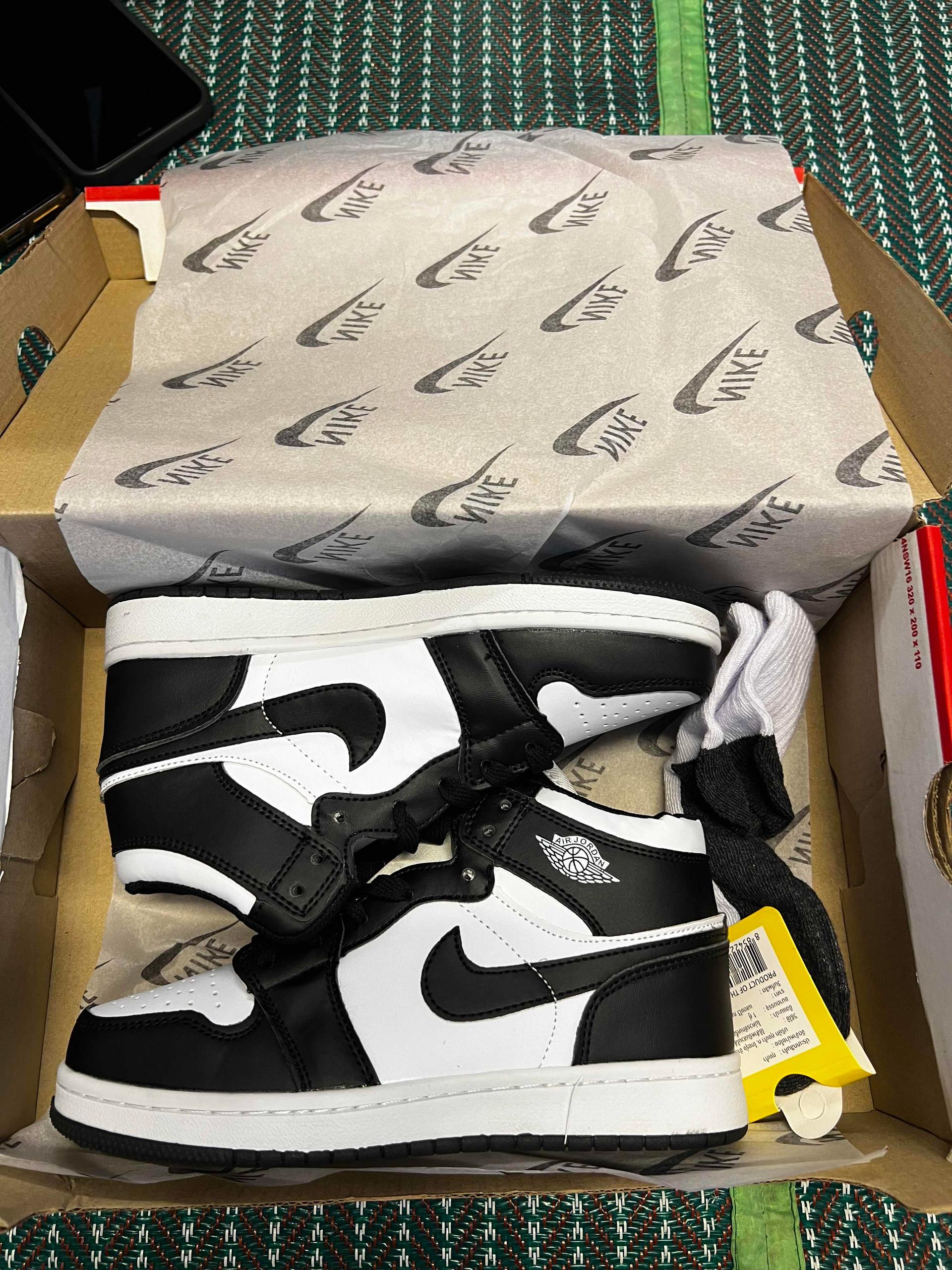 Jordan 1 កវែង