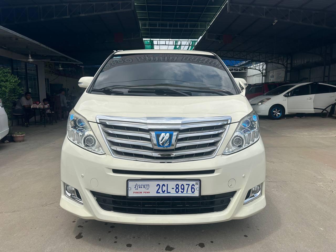 Alphard 2013