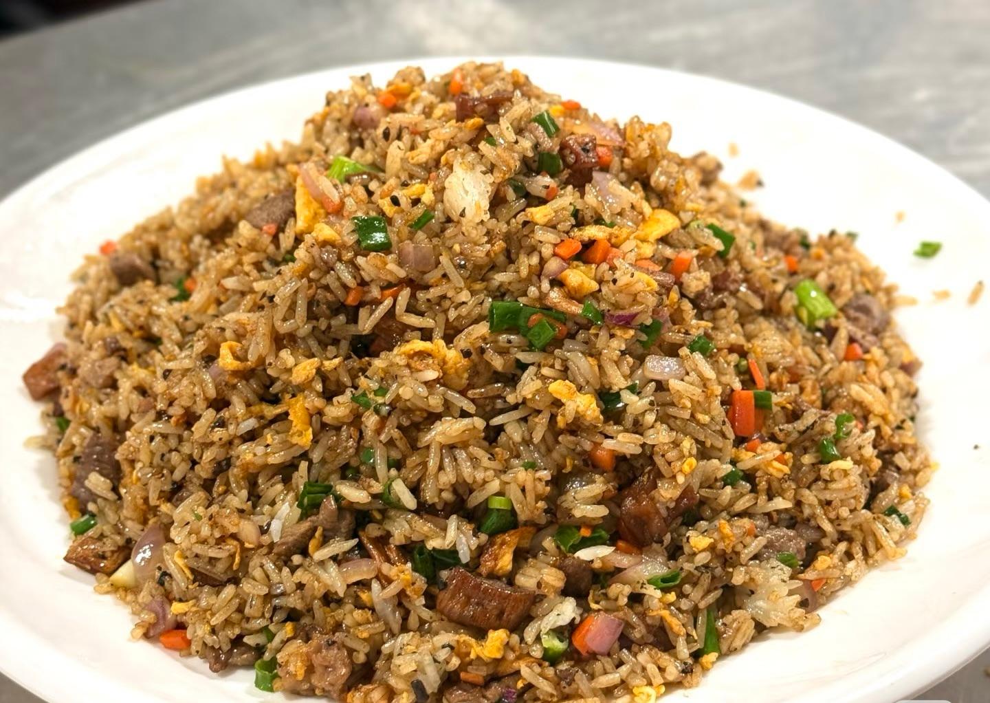 牛肉炒饭 — Beef Fried Rice — បាយឆាសាច់គោ — $6