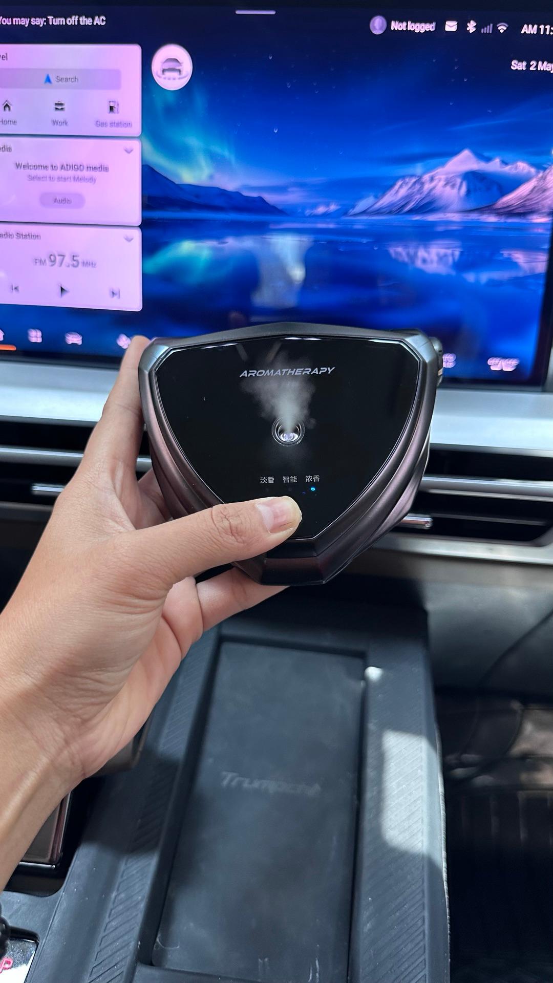V86 car scent diffuser